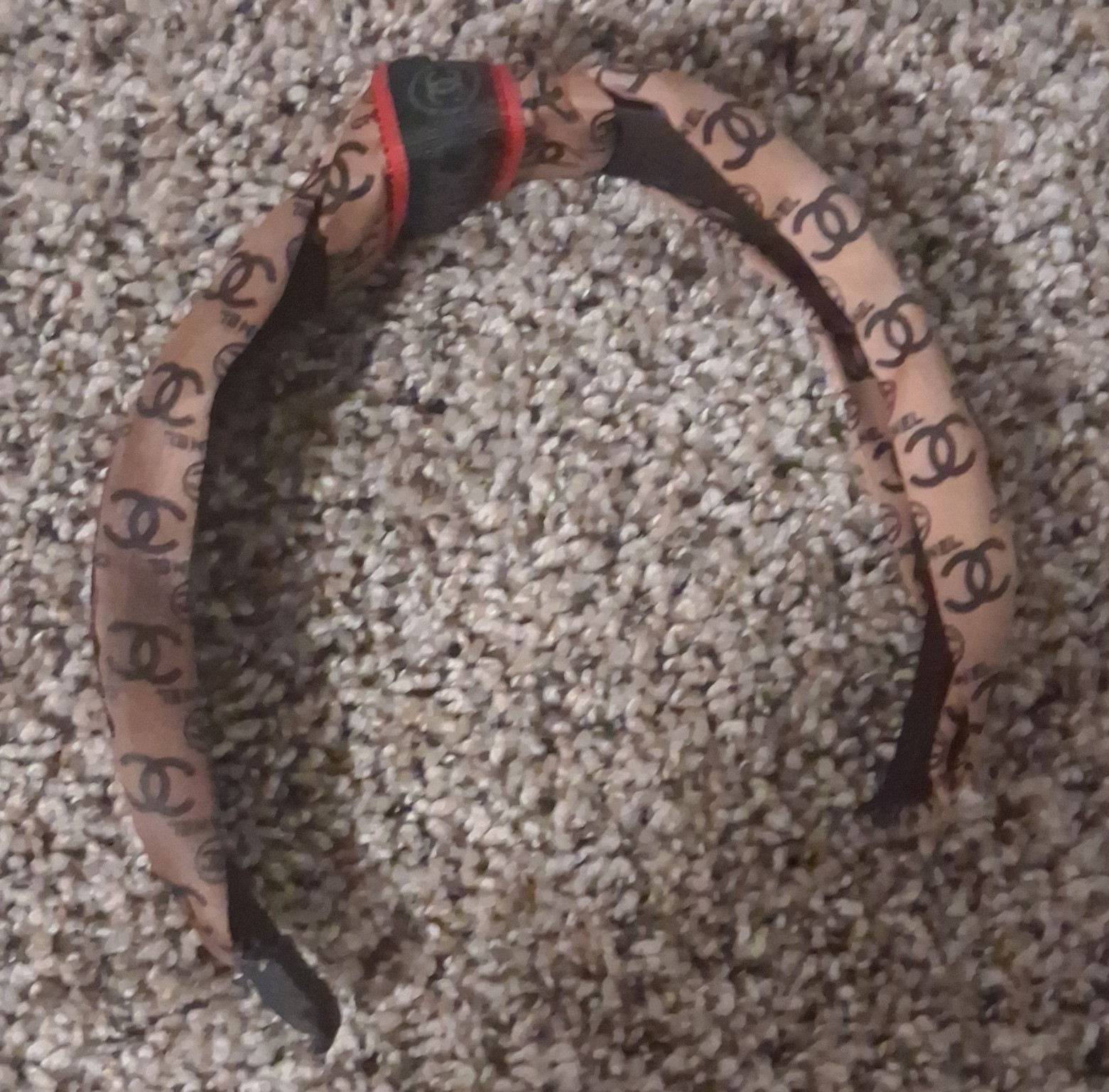 Women’s Beige/Black Designer Logo Print Padded Fabric Headband Casual