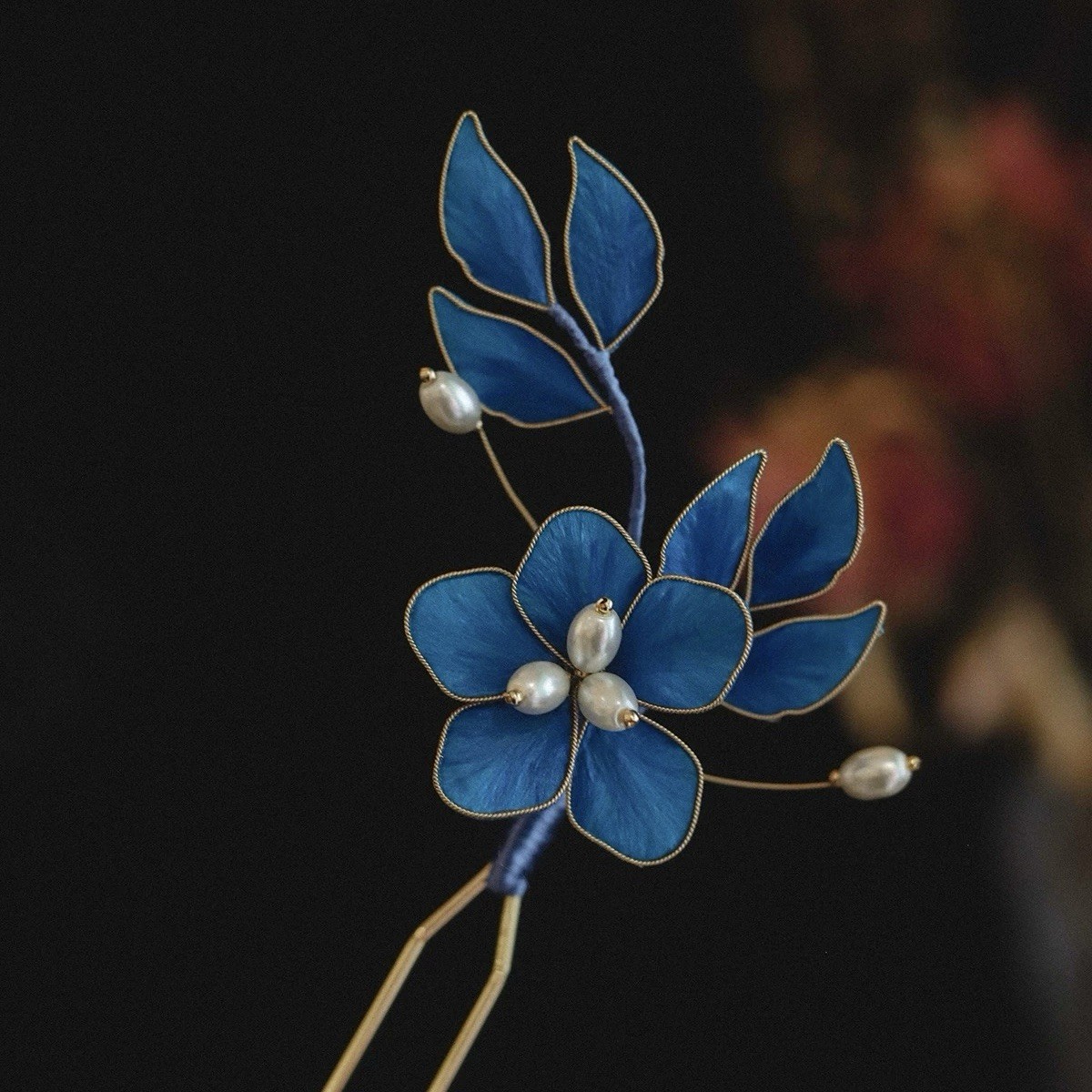 Elegant Blue Hairpin Set – Handmade Floral Design