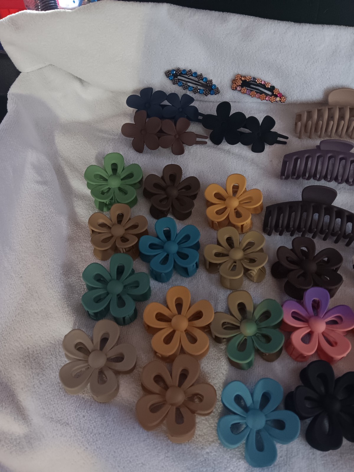 Lot Of 41 Hair Accessories For Any Occasions.