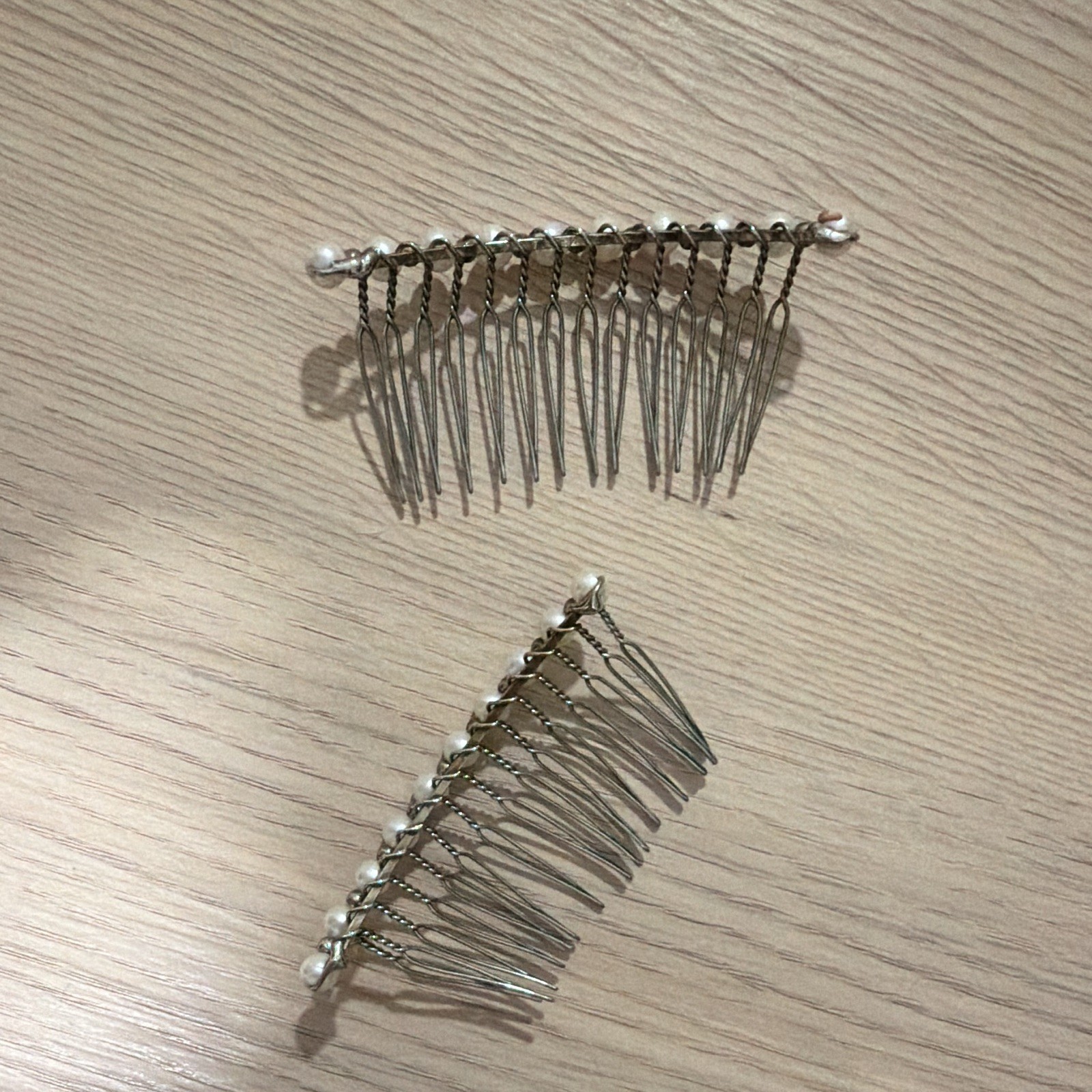 Set of 2 Silver Tone Metal Faux Pearl Beaded Hair Combs Classic Formal vintage