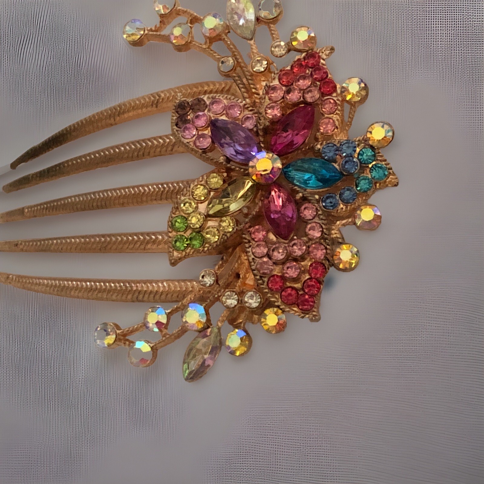 Decorative Hair Comb Rhinestones Flower 4”Long 2.5”Wide Flower Golden Teeth Glam