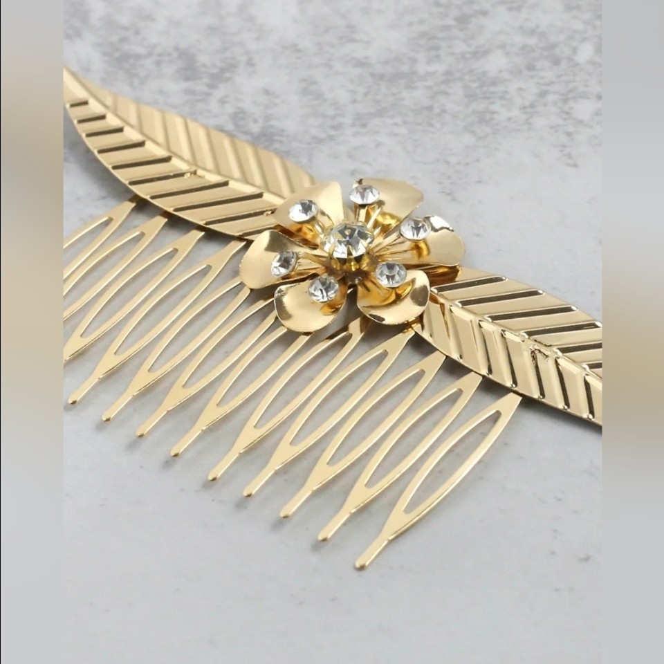 Elegant Gold Hair Comb with Rhinestone & Floral Design BNIB
