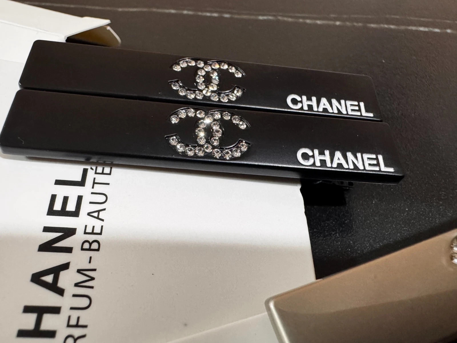 2026 Chanel Beauty Hair Clip Set (2 Pcs) | New with Box – Black & Silver W/BOX