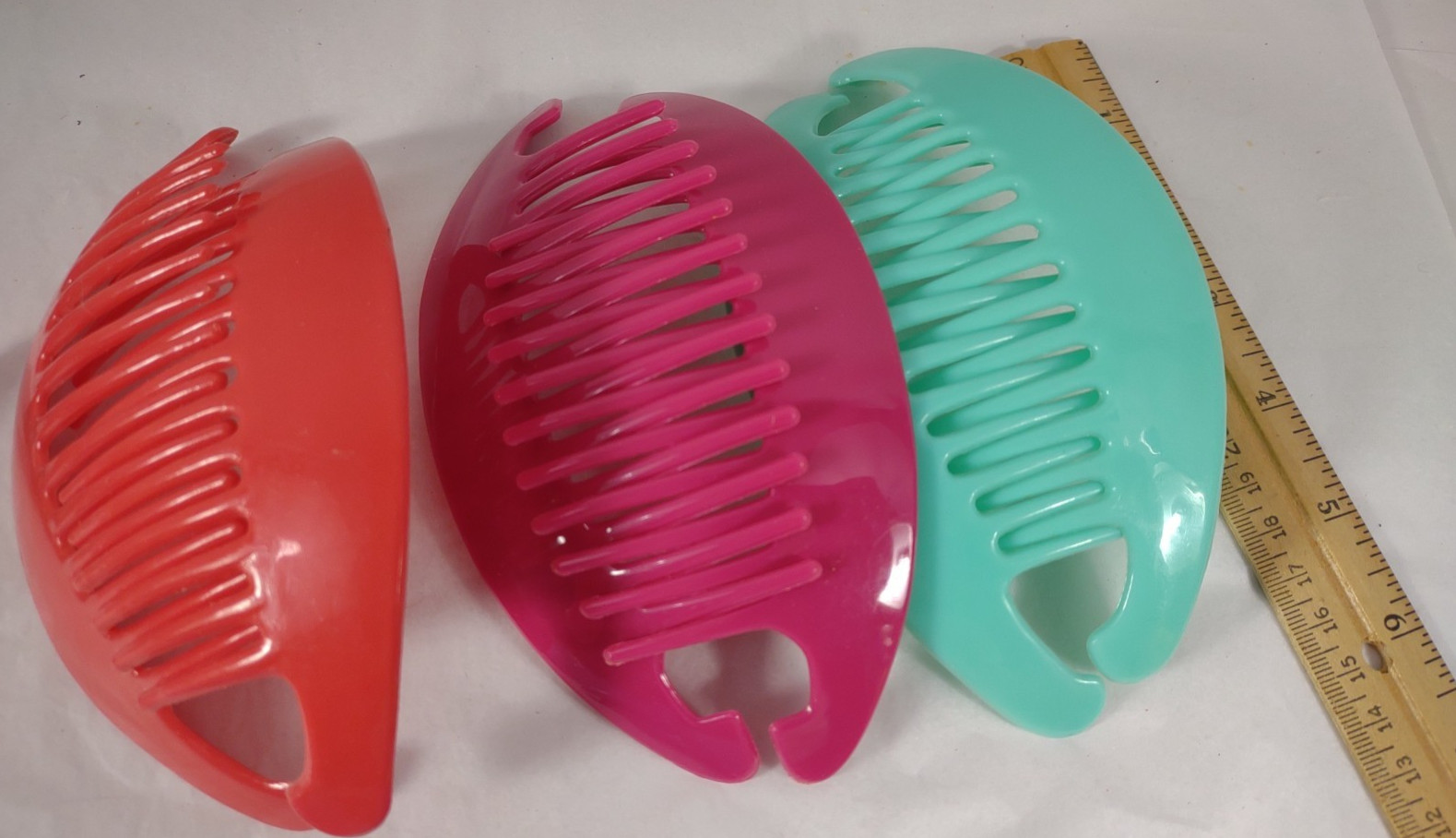 TZERS 80’s VTG Hair 6″ Cincher Clips, Banana Clips, Comb Assortment (A32)