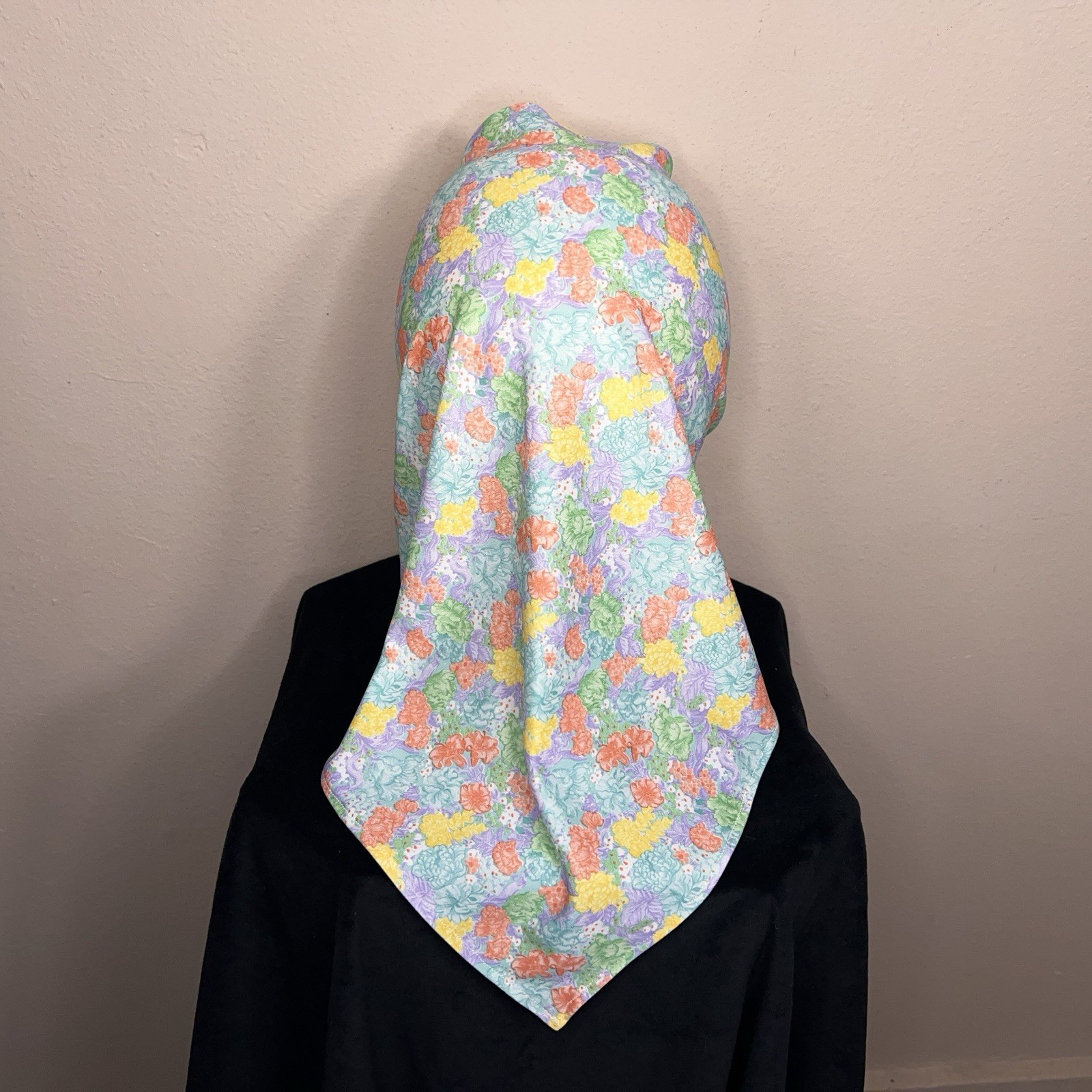 Vintage Pastel Floral Headscarf Stretch 60s Era Triangle Style Retro Pinup
