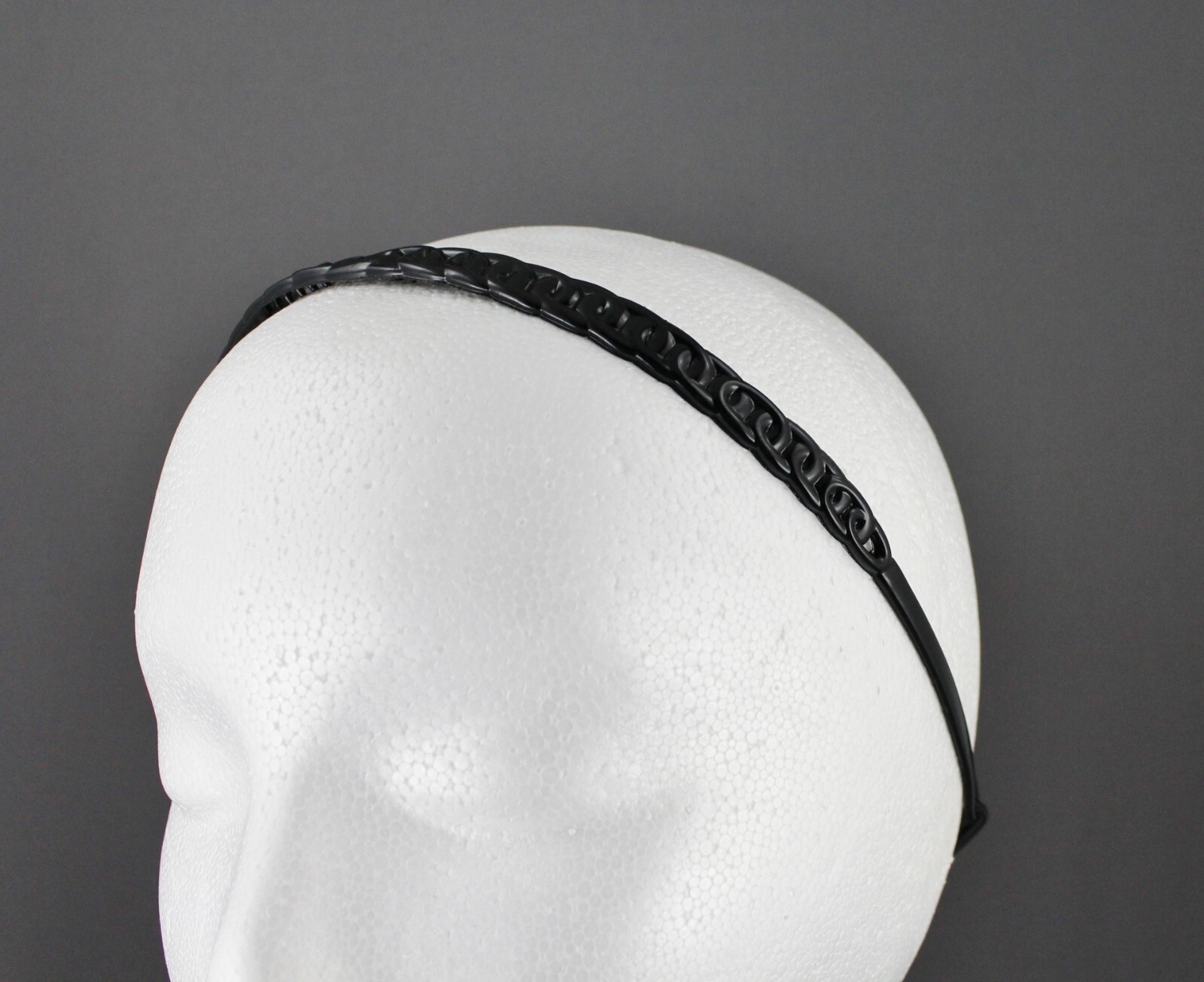 Black circle chain link jelly skinny narrow headband soft stretch grip teeth