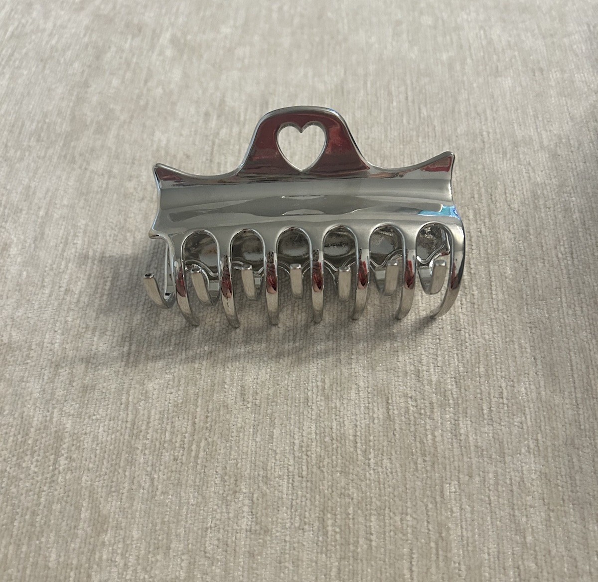 Emi Jay Heartbreaker Clip in Metallic Silver