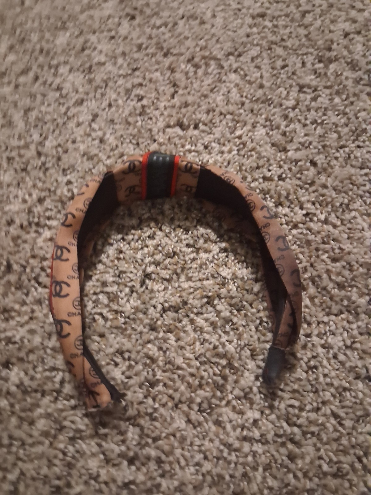 Women’s Beige/Black Designer Logo Print Padded Fabric Headband Casual