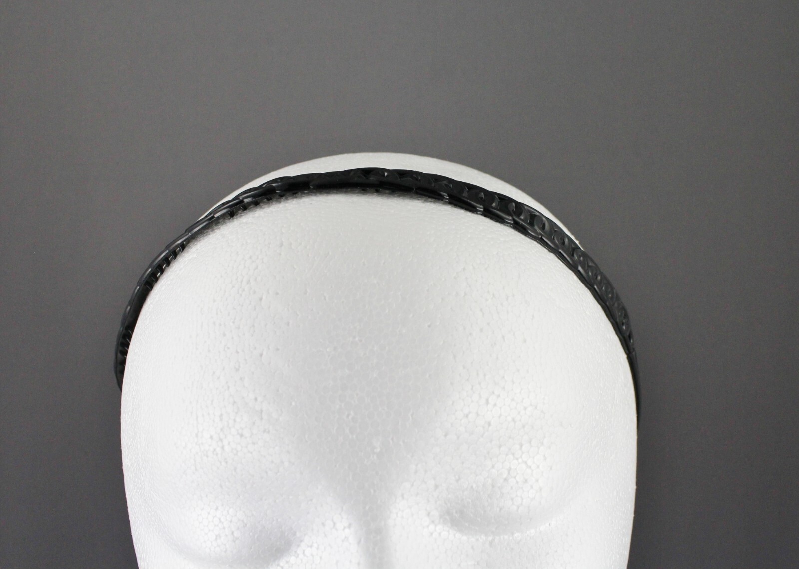 Black circle chain link jelly skinny narrow headband soft stretch grip teeth