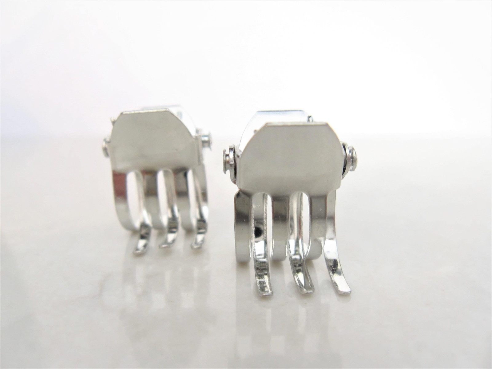 Tiny mini silver tone metal hair claw clip