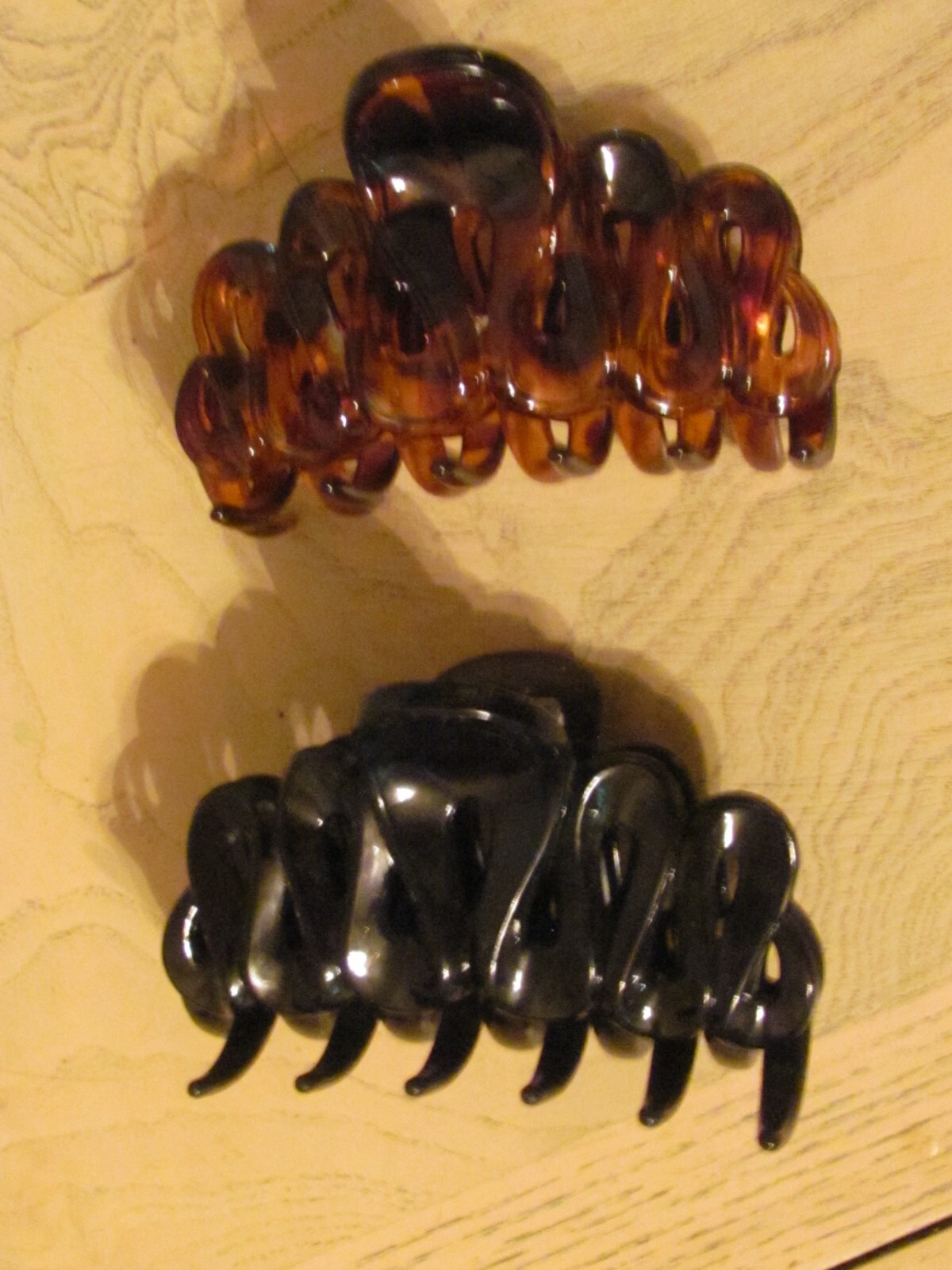 Two no-slip 3″ jaw hair clips ribbon candy pattern
