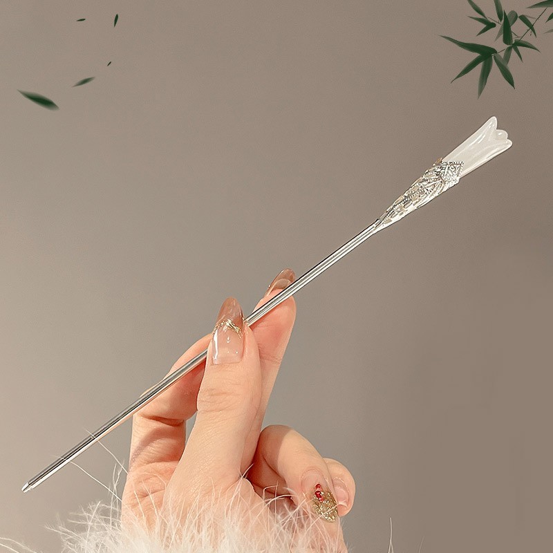 Sophisticated Silver Hair Accessory Perfect for Adding Elegance to Any Look