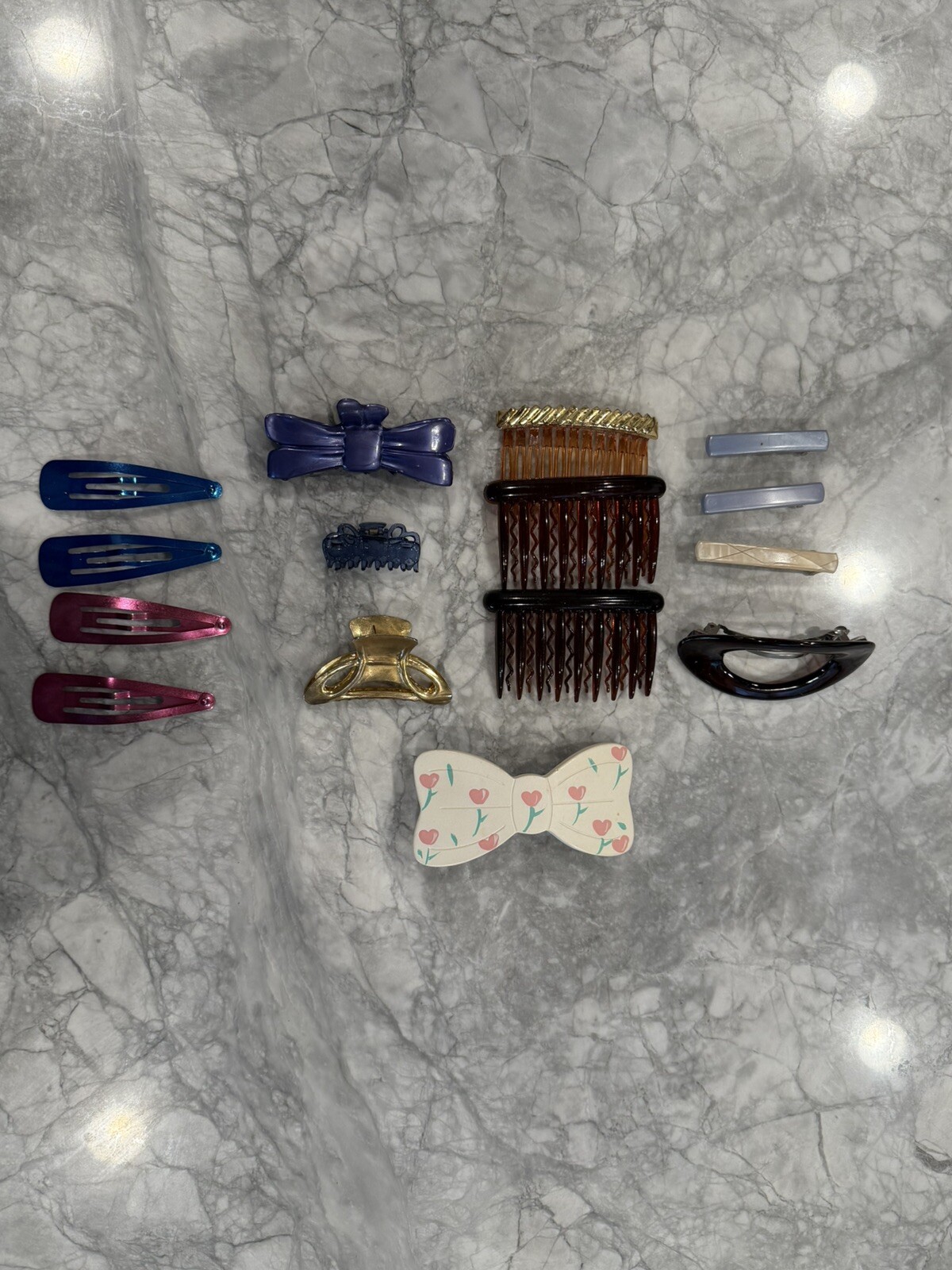 mixed Lot Of 15 barrettes, hair clips, Hair Combs – Some May Be Vintage Unknown