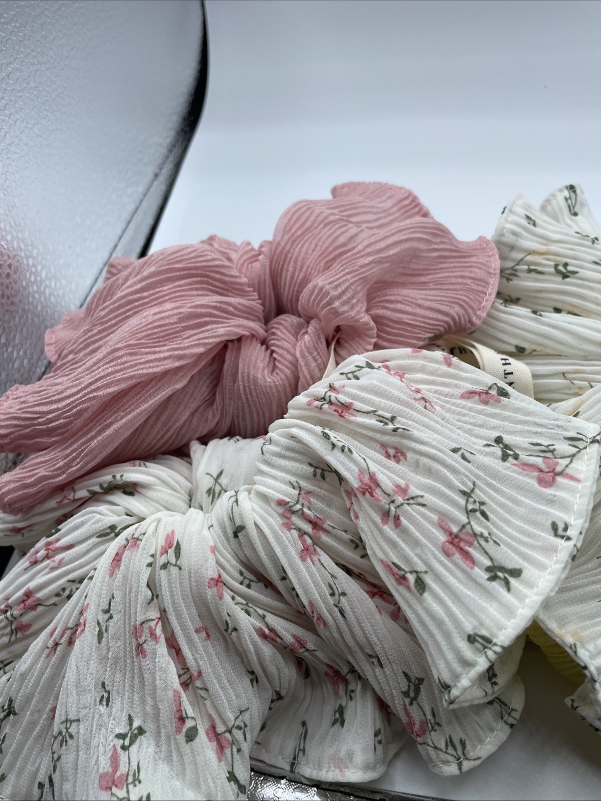 Anthropologie Lot 4 Floral, Solid Print Large Hair Accessory Scrunchies
