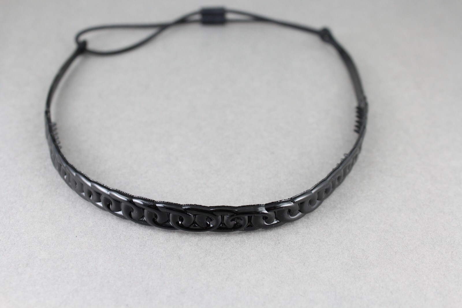 Black circle chain link jelly skinny narrow headband soft stretch grip teeth