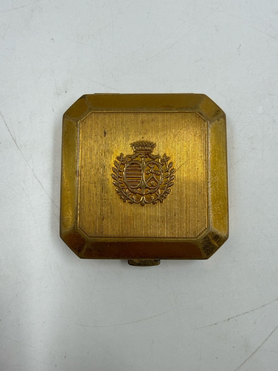 Vintage Du Barry Rouge Compact Gold Tone Deep Rose Red Blush (MI1075514)