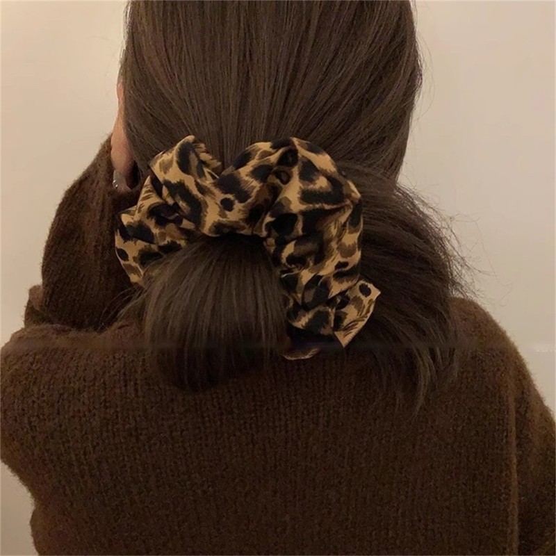 Fashionable Leopard Hair Bands Hair Accessories For Casual And Travel Looks