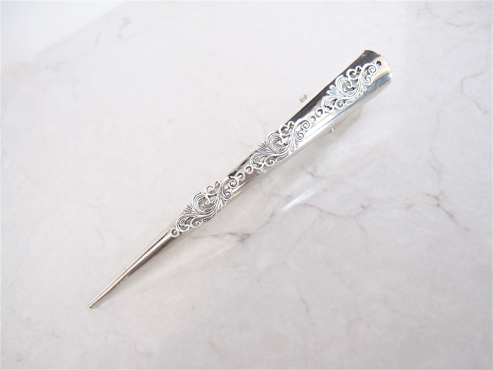 Silver tone metal filigree alligator hair claw clip clamp