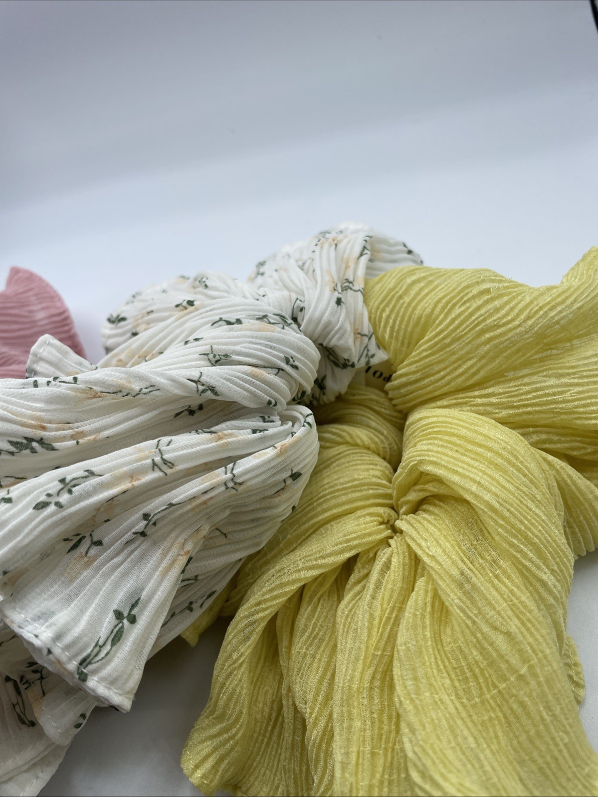 Anthropologie Lot 4 Floral, Solid Print Large Hair Accessory Scrunchies