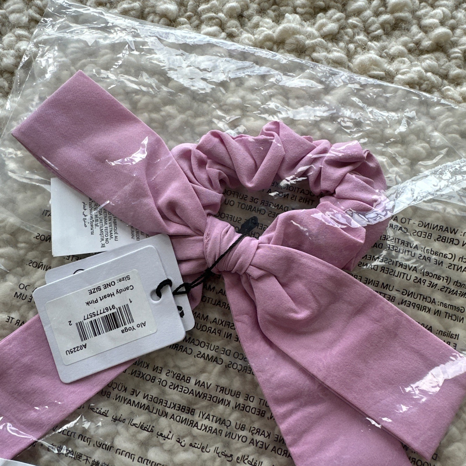 Alo Yoga Love Knot Scrunchie In Candy Heart Pink.