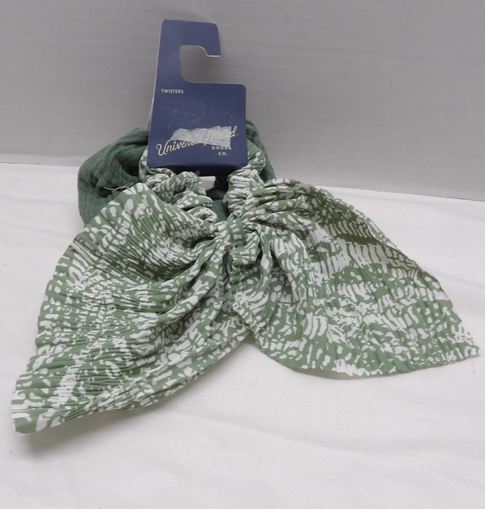 Universal Thread Twisters Set of 2 Green Hair Ties (1) Chiffon Bow (1) Woven NEW
