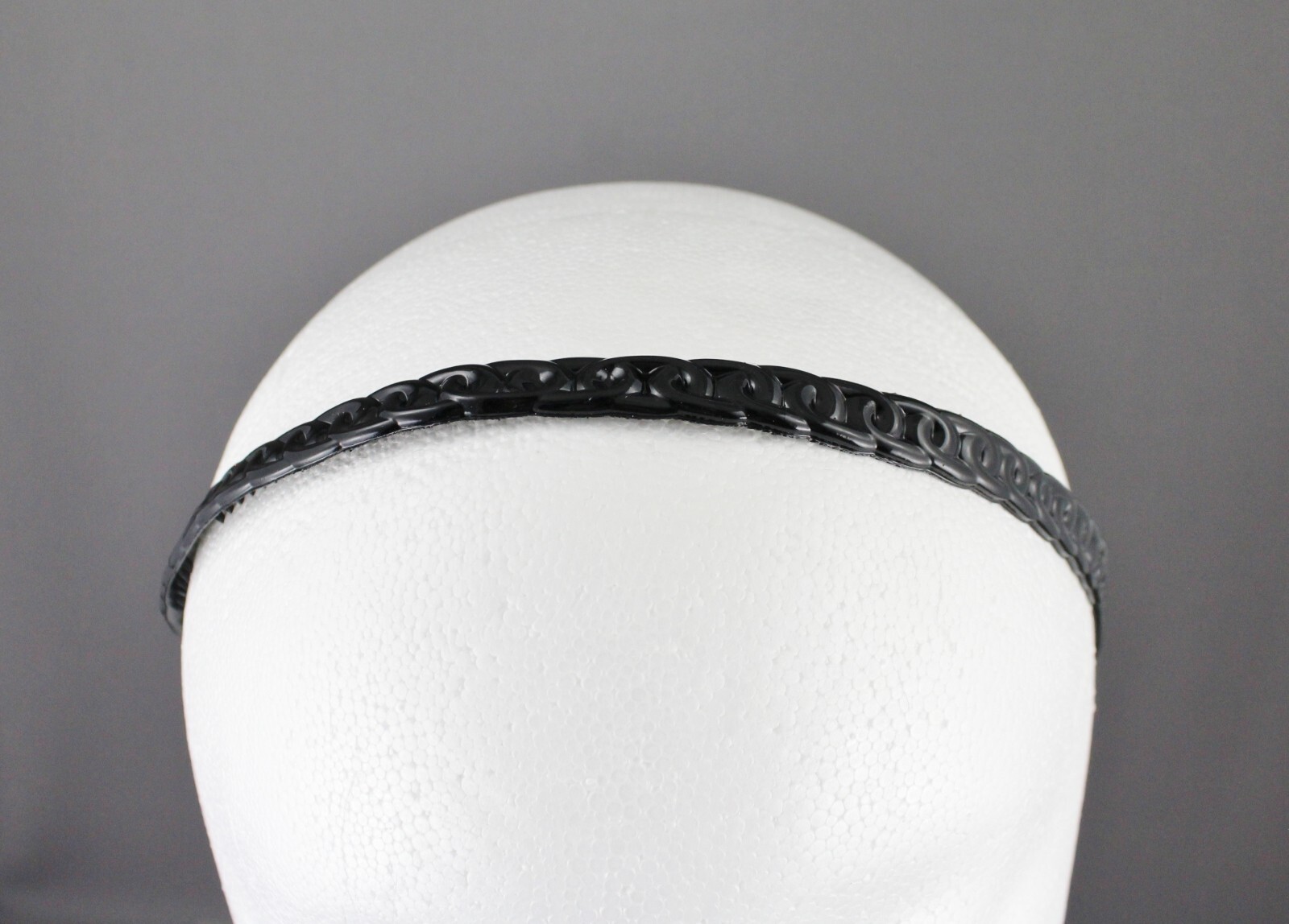 Black circle chain link jelly skinny narrow headband soft stretch grip teeth