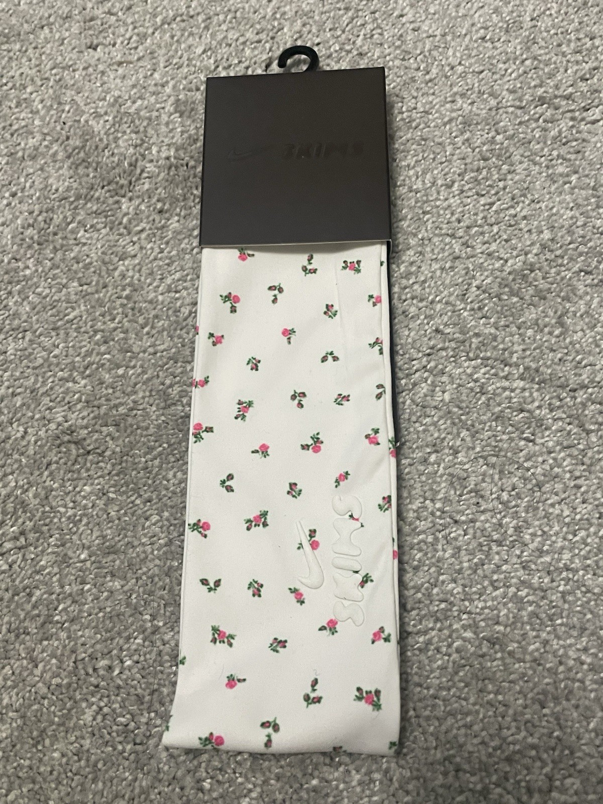 Nike Skims Women’s Headband Ditsy Floral Print New