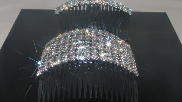 1 New Gorgeous Hair Comb with Shinny Crystals Hair Jewelry Accessories US Seller