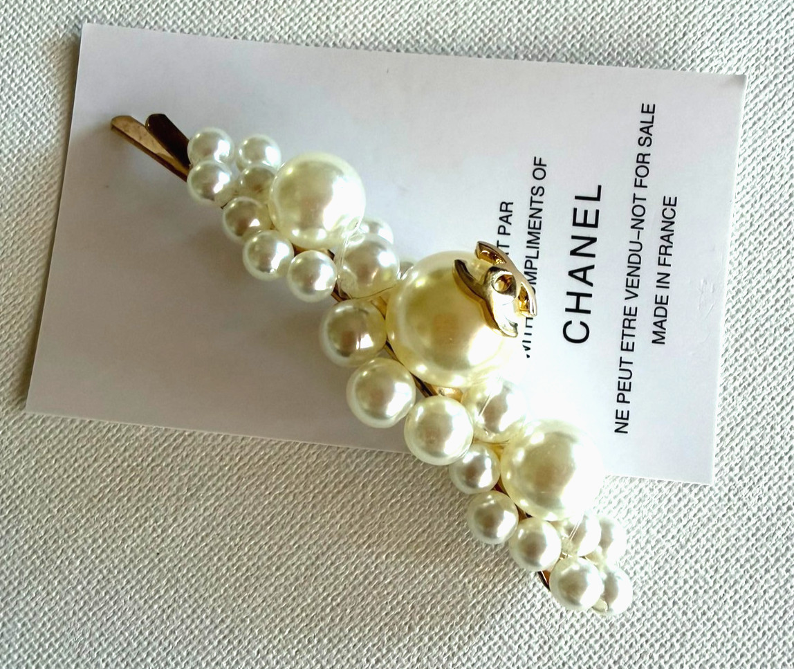 vintage hair clip/barrette chanel cc vip gift white pearls 3.5″ long