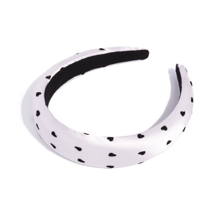 Paparazzi Cute Chairwoman – White