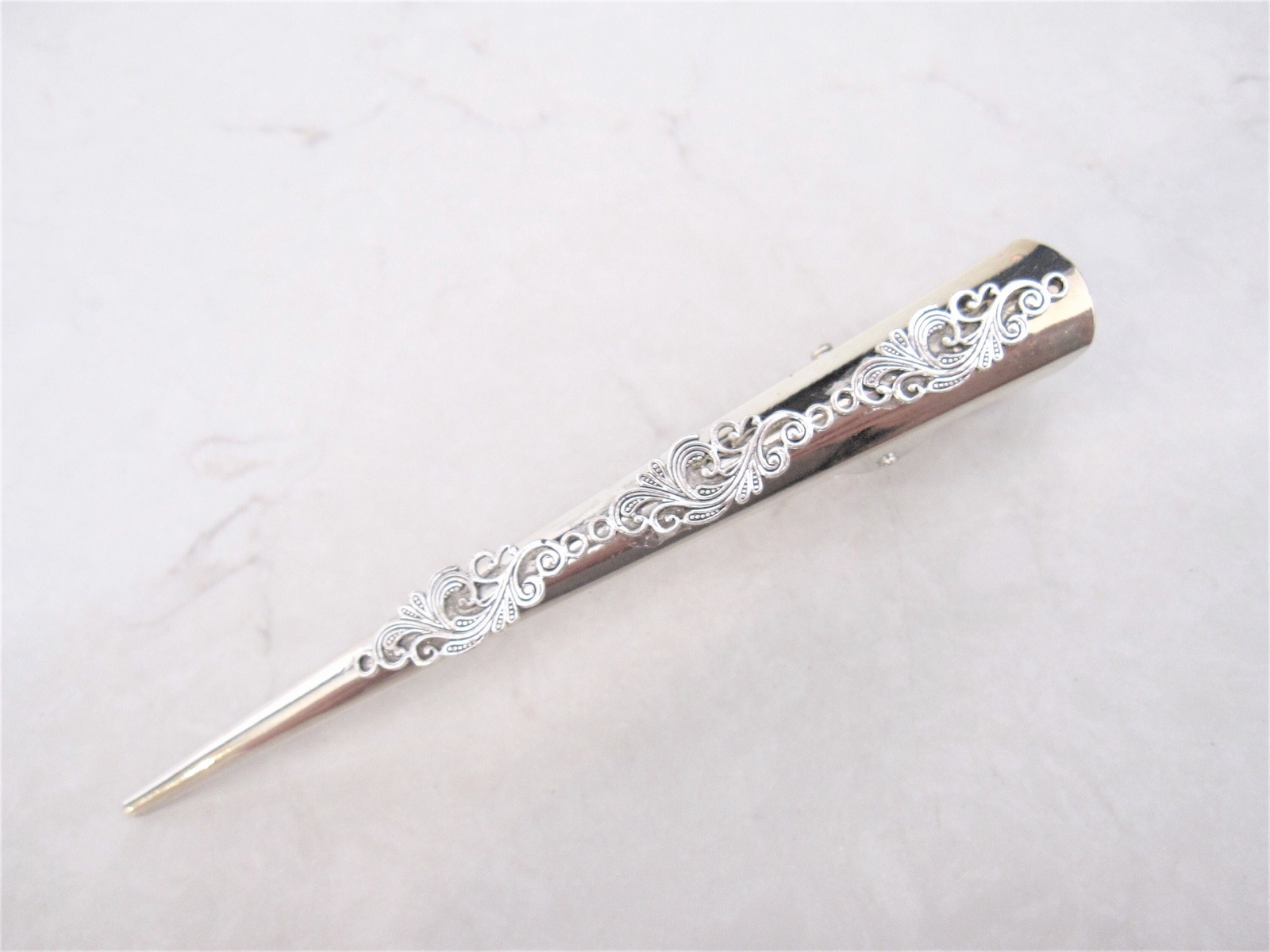 Silver tone metal filigree alligator hair claw clip clamp
