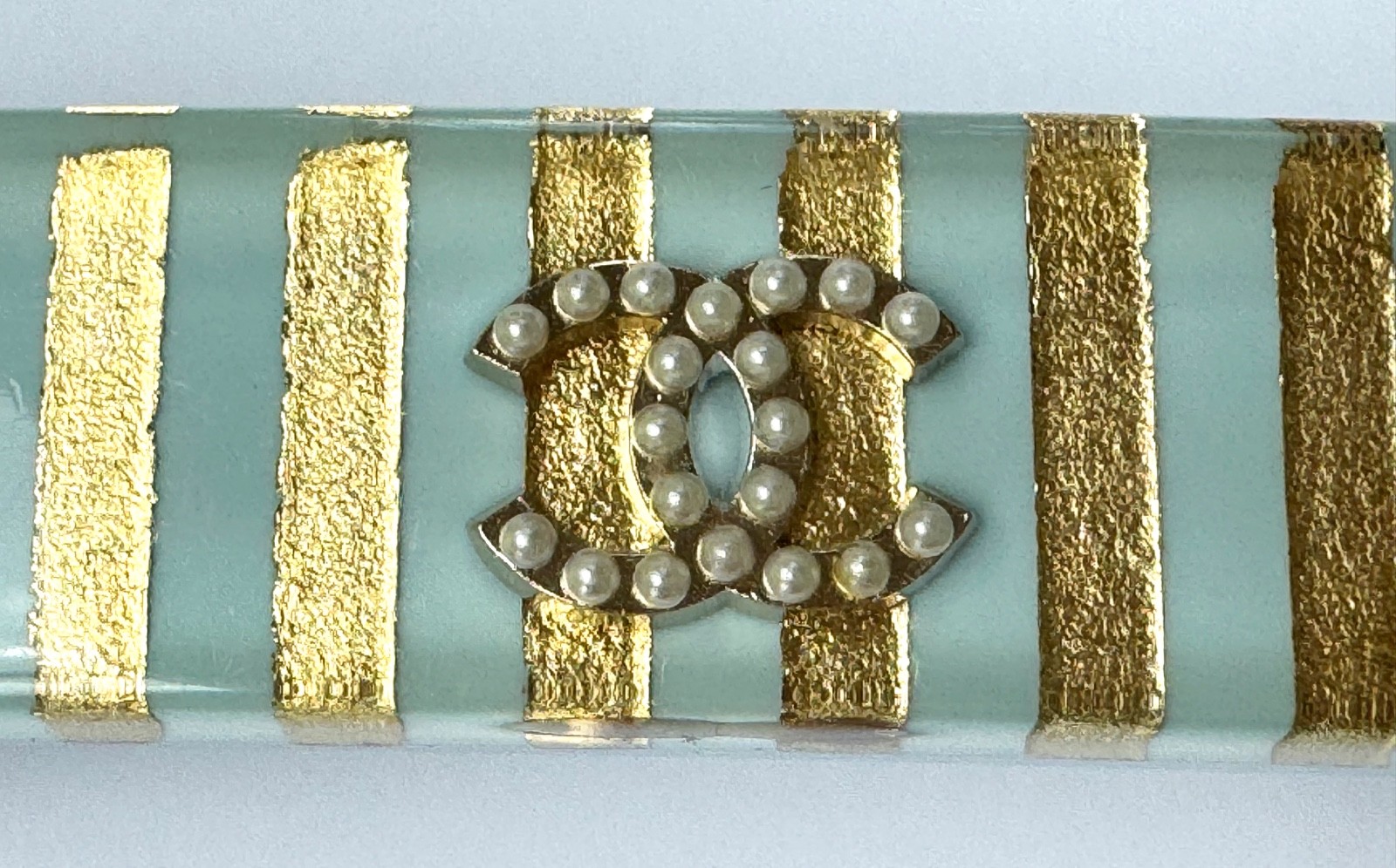 13C Versailles Chanel Hair Clip Barrette CC logo Gold Light Blue Pearl