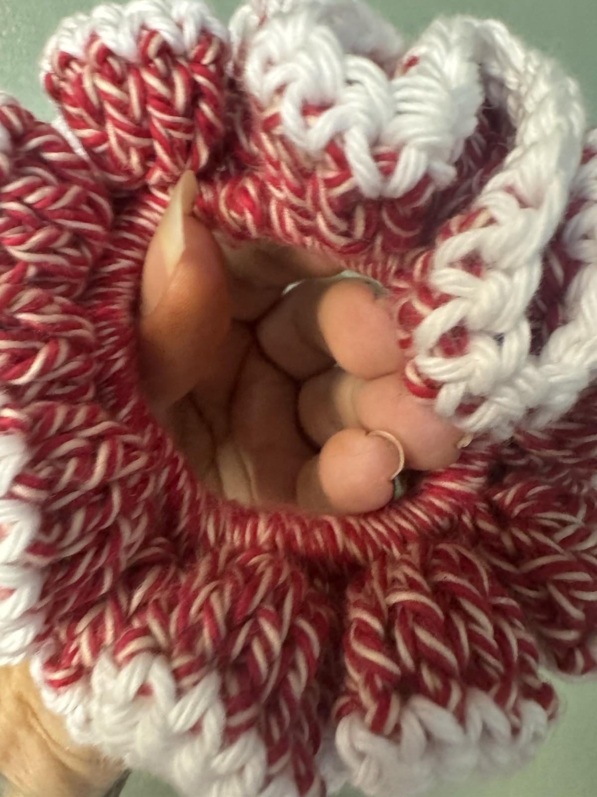 Red & White Yarn Knit Crochet Scrunchie Hair Tie Marled Ruffle Stretch Round